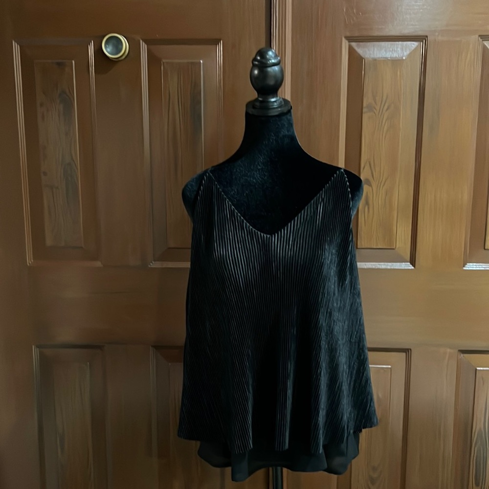 Women’s Medium black flowing layered, tank top by She & Sky